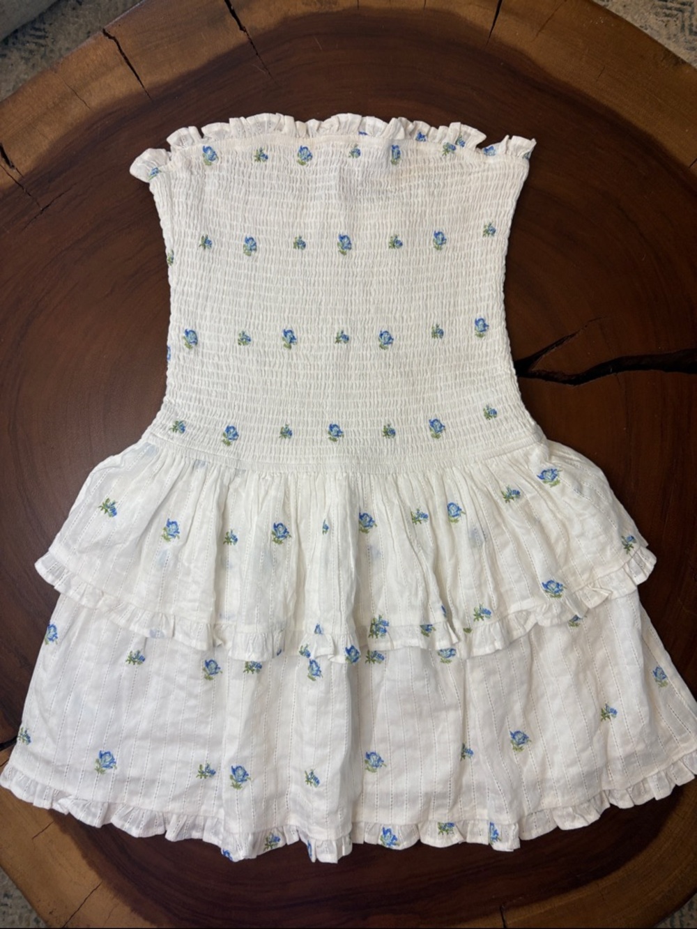 En Crème Social Threads Smocked Floral Mini Dress Cottagecore White Blue Medium